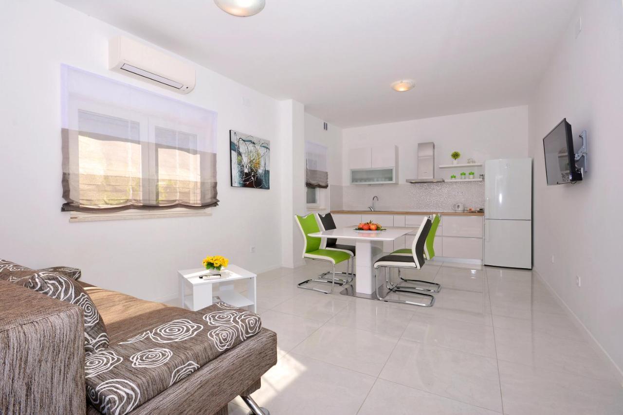 Seas The Day Apartments بودْسْتغانا المظهر الخارجي الصورة