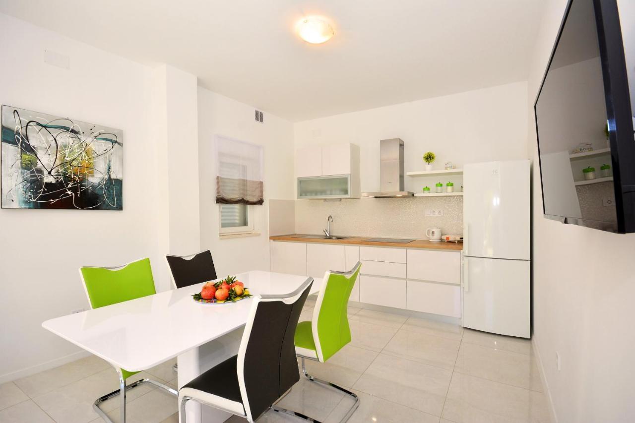 Seas The Day Apartments بودْسْتغانا المظهر الخارجي الصورة