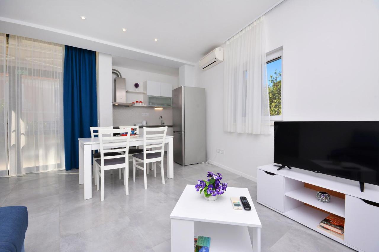 Seas The Day Apartments بودْسْتغانا المظهر الخارجي الصورة